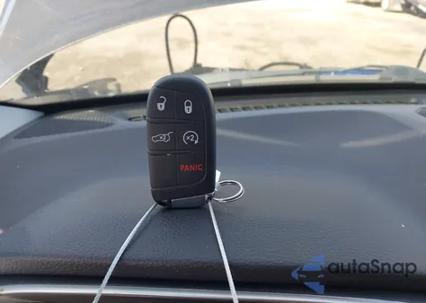 2018 Jeep Compass Latitude 4X4 from USA, damaged, VIN 3C4NJDBBXJT161632